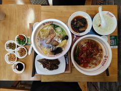原味菌香肉丝米粉-呷佬·长沙手工米粉(金沙江路店)