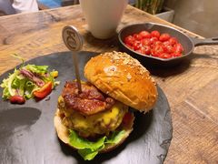 -HIGH FIVE哈福手工汉堡(桂林路店)