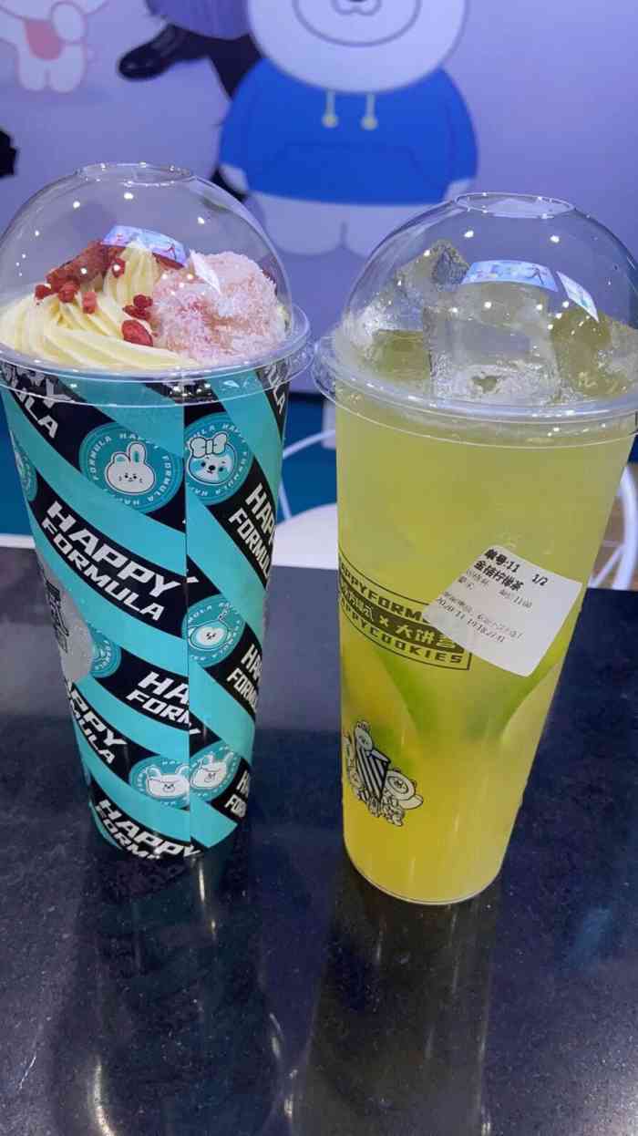 老板娘很热情 ,店内还有帅小伙.奶茶颜值也很高