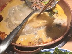 -洱火云南酸菜牛肉火锅(石景山当代商城店)