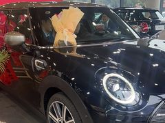 -上海宝诚中环BMW·MINI4S店