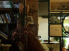 靠窗位-欧典咖啡屋(台东店)