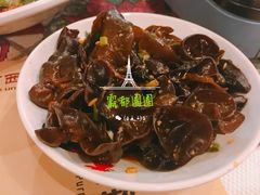 -刘姐啤酒鱼民族演艺餐厅(西街总店)