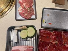 -蚂蚁洞·烤肉大营地(上海静安大悦城店)