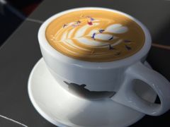 山茶花拿铁-BLAQ咖啡(骏豪店)