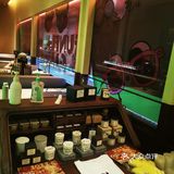 奶噗噗杭州首展在一家咖啡馆里