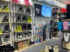 -Hopo Snow 城市滑雪空间(滨江宝龙城店)