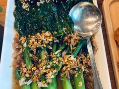-Chom Cafe and Restaurant