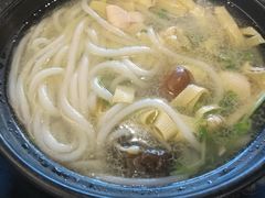 -丽虹云南过桥米线(兴工街店)