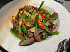 -伴山牛贵州黄牛肉火锅·苗疆非遗艺术餐厅(上海首店)