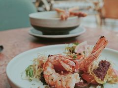 炙烤鸡尾酒虾及苦苣沙拉-城市露台景观餐厅(淮海路店)