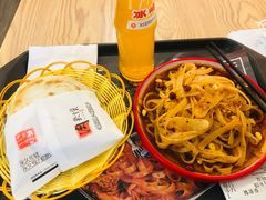 -十三朝牛馍王擀面皮(骡马市店)