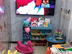 -茂菊口腔连锁(浦东南路店)