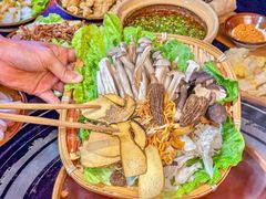 -阿山卓·野生菌火锅·纳西火塘烤肉