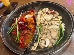 鸳鸯菌汤锅-萍姐火锅·公路夜市(南京新街口店)