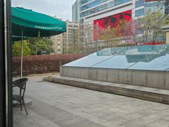 -星巴克(西藏路店)