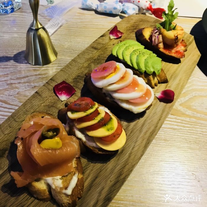 盛罗兰西餐创意餐厅(卓越大融城店)盛罗兰塔塔图片 - 第3张