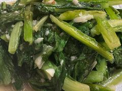 蒜茸油麦菜-小俩口烧烤东北菜(双井店)