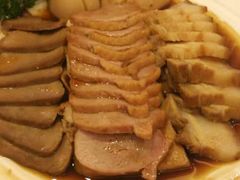 -上海虹桥君丽假日酒店(娄山关路地铁站店)