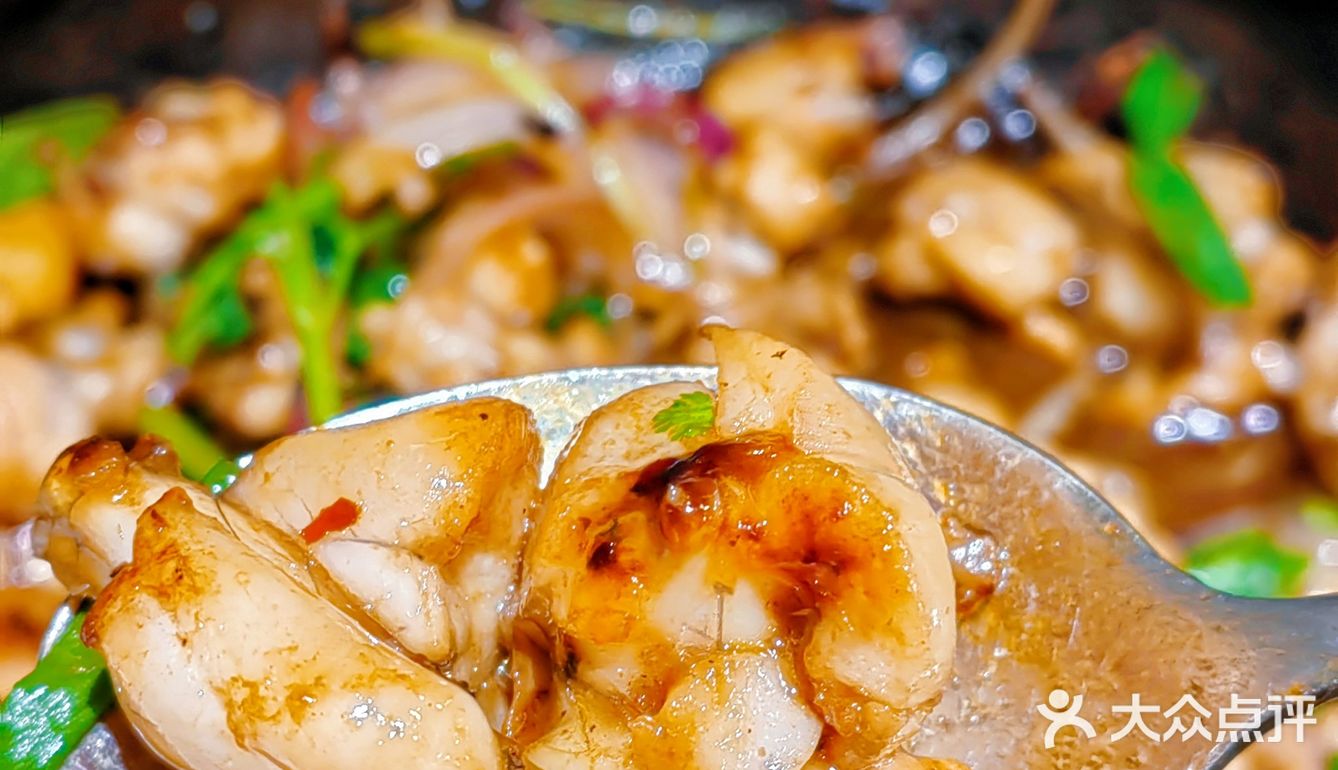 那一锅热气腾腾的啫啫煲令人再三回味