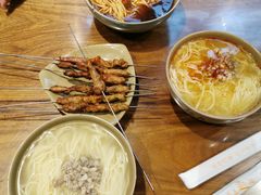 -亮亮面馆(经六路店)