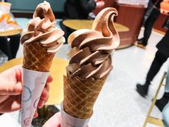 巧克力双旋冰淇淋-丁香西饼屋(桂林路店)