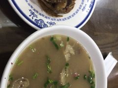 烧饼夹烧牛羊肉-老爆肚满五香烧牛羊肉