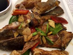 煎焗三文鱼头-新成海港大酒楼(康华路店)