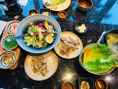 -雾山韩式烤肉·海南糟粕&椰子鸡火锅·海景餐厅(三亚绿发山海天JW万豪酒店)