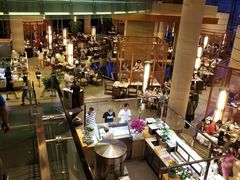 -松山湖凯悦酒店·Café自助餐厅·周末火舞秀表演