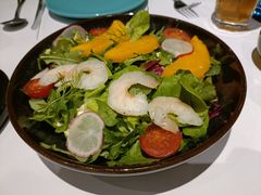 芒果牛油果大虾色拉-乐意坊Alla Torre意大利手工披萨(陆家嘴旗舰店)