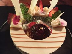 草莓奶冻-AZUL by FUEL蓝色·法式酒馆(琶醍店)