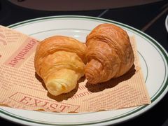 法式黄油牛角包-404干式熟成牛排馆•聚会餐厅