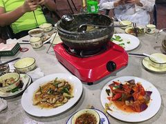 -墨脱石锅椰子鸡•香草鸭•东山羊(大东海店)