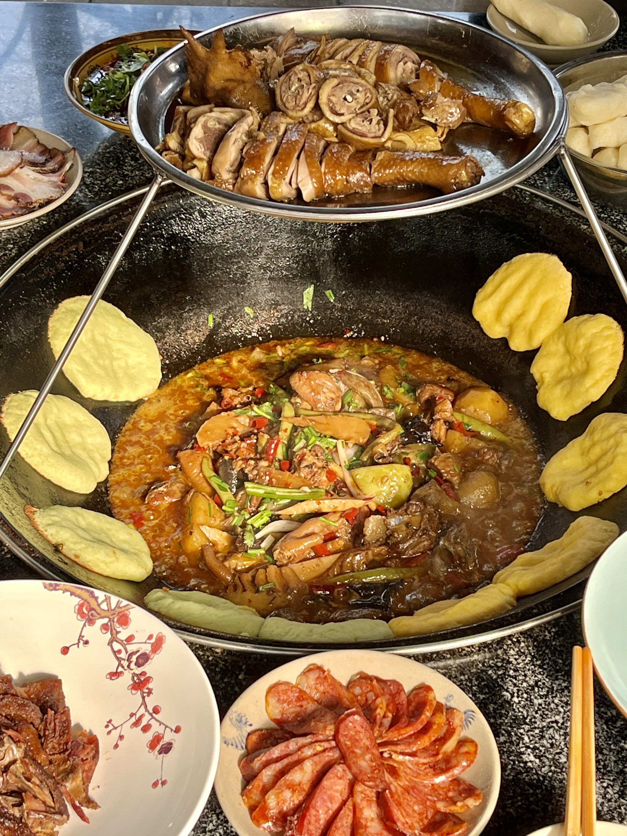 终于找到一家小孩能吃也能玩的农家院柴火鸡!