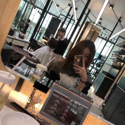 -HAIR CORNER