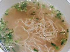 招牌骨汤牛肉面-西部马华清真兰州牛肉面·烧烤夜市(三里河店)