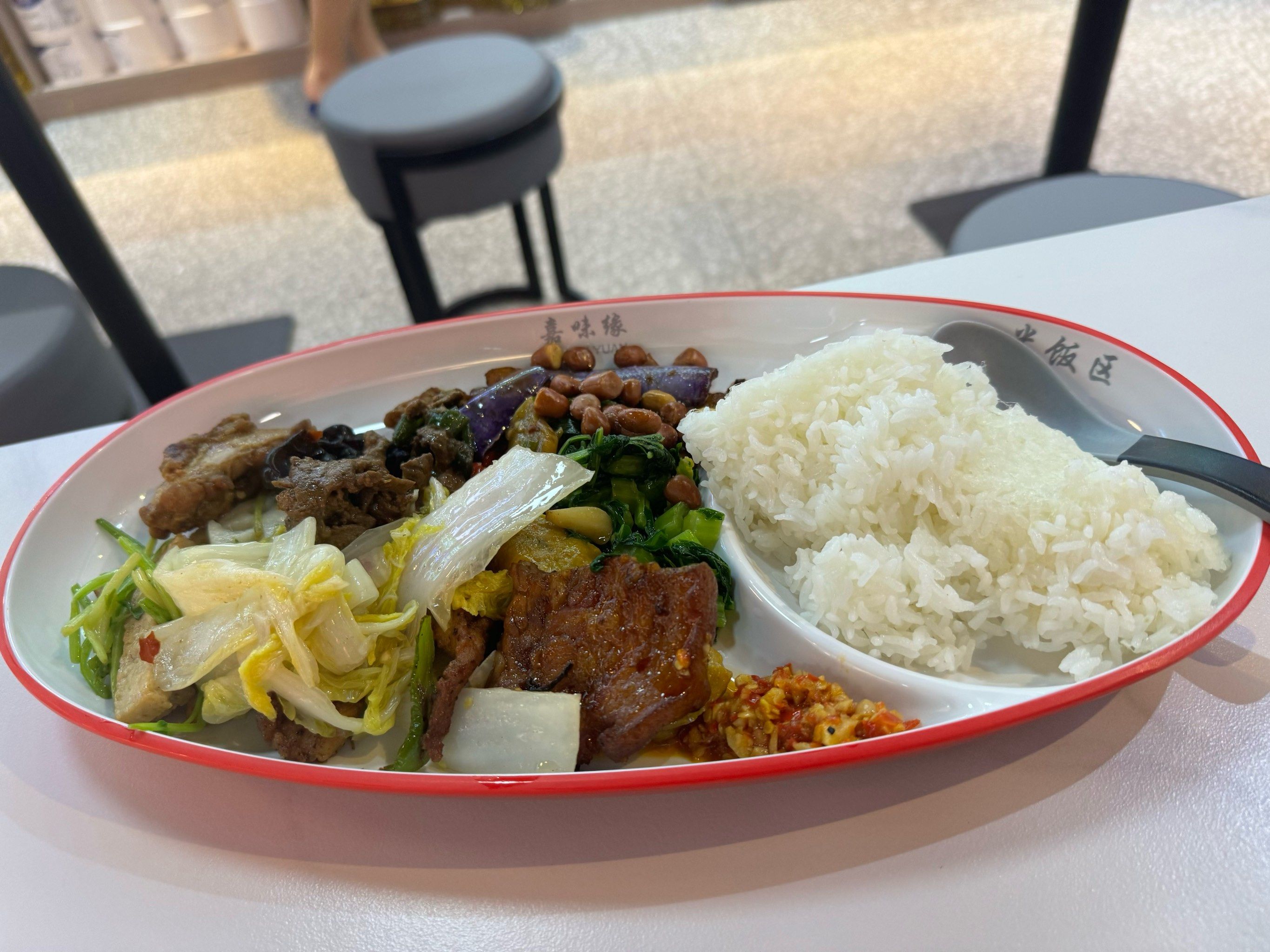 福永同泰商场后边新开的一家称重自选快餐