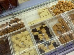 -红房子西点(汇联商厦天钥桥路店)