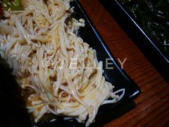 麻辣金针菇-八月美食小馆(银泰城总店)