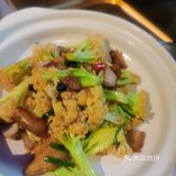 每一道菜都精心制作，保留了地道的北京风味