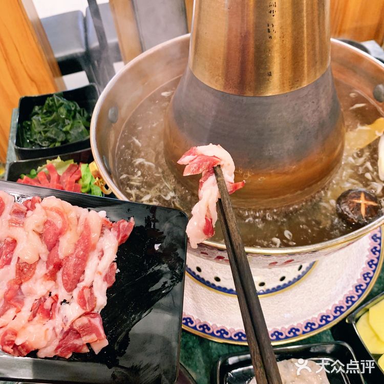 郑州美食｜铜锅清水涮肉的火锅吃着才过瘾🥘