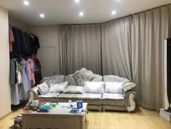 -觅白婚纱礼服馆