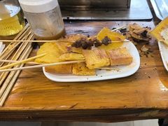 -哈尔滨小酒馆·鲜肉现穿自助烧烤(康新花园店)