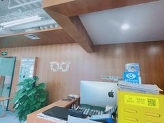 -无奔眼镜·蔡司·依视路授权店(马家堡店)
