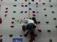 -蓝天攀岩-青少年训练(罗湖益田假日广场店)