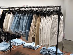 -URBAN REVIVO(上海中庚漫游城店)