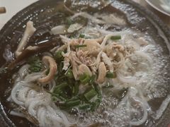 -刚砂锅鸡丝米线