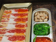 -围炉肉舍•炭烤活鳗•丹东海鲜烤肉(步行街店)