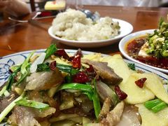 土豆炒坛坛肉-将就吃农家特色土菜馆